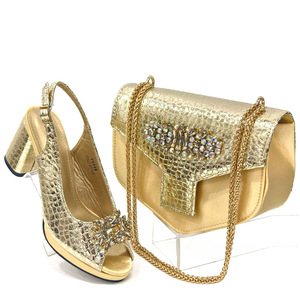 Large-sized lady's <b>pointed</b>-<b>toe</b> sandals paired with the same design single-shoulder bag (soft) handbag set. - Product Image 1