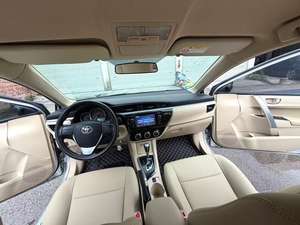 El Corolla 1.6 CVT Sedán de Gasolina con Volante a la Izquierda Es Económico - Product Image 3