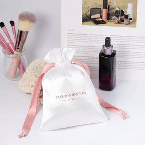 Pochette de rangement pour extensions de cheveux avec logo personnalisé, sacs d'emballage pour perruques, sacs à cordon en satin noir pour mèches de cheveux, sacs cadeaux pour mèches de cheveux - Product Image 3
