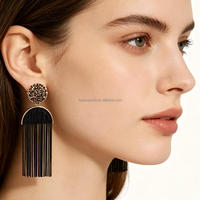 Boucles d'oreilles pendantes à pampilles bicolores en cuivre avec clous en alliage de zinc plaqué or antique et strass noirs brillants pour femme, idéales pour les soirées
