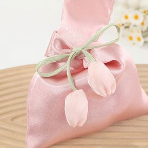 Pochette cadeau réutilisable en satin pour mariage, sac à bonbons et confiseries, 16x21x17cm, motif tulipe, sac fourre-tout en tissu pour mariage - Product Image 2