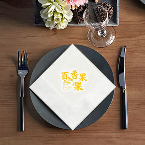 Tovaglioli Gialli Personalizzati Monouso 23x23 cm, 2 Veli in Pura Fibra di Legno, Piegati in 4, Stampati per Ristoranti, Hotel, Banchetti - Product Image 4