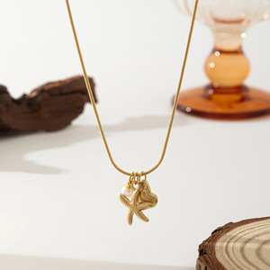 Collar de Perlas y Conchas para Mujer, Chapado en Oro de 18K, Estilo Oceánico con Estrella de Mar, Acero Inoxidable, Elegante y Moderno, Regalo para Fiestas - Product Image 2