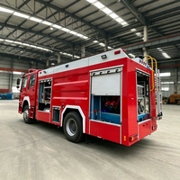 Camion de pompiers HOWO 6 tonnes, châssis 4x2, réservoir grande capacité, pompe haute pression, système de lutte contre l'incendie intégré, sauvetage d'urgence