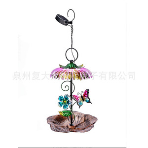 Comedero para pájaros con luz solar LED, decoración colgante para jardín con diseño de flores y mariposas, funciona con energía solar para exteriores - Product Image 5