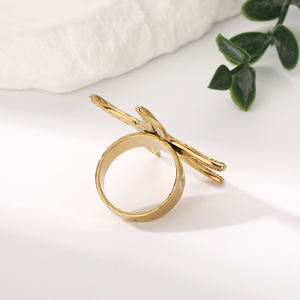 Anillo clásico ajustable de acero inoxidable para mujer con chapado en oro antiguo - Product Image 6