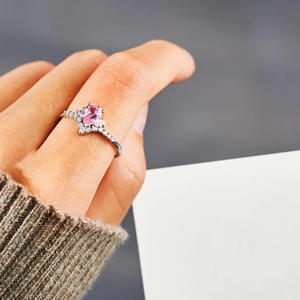 Anello di fidanzamento con diamante taglio a pera T0707 in oro massiccio 18 carati con pavé, gioielli raffinati da donna - Product Image 4