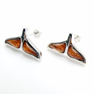 Pendientes de Plata de Ley 925 con Diseño de Cola de Ballena de la Colección Vida Marina de Madera de Koa Hawaiana - Product Image 6