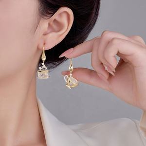 Pendientes de Botón Asimétricos de Moda Francesa para Mujer, Estilo Retro, Geométricos, de Cobre y Circonita, con Diseño de Copa de Agua, de Alta Gama, con Temperamento Exclusivo - Product Image 2