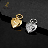 Boucles d'oreilles pendantes Huggie en titane avec breloque cœur lacéré pour lobe d'oreille