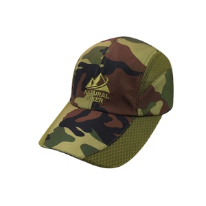 หมวกเบสบอลผ้าโพลีเอสเตอร์กันน้ำปักลาย3D แห้งเร็วปีกกว้างระบายอากาศได้ดีสำหรับตกปลากลางแจ้งเล่นกีฬาอำพรางท่องเที่ยว - Product Image 1