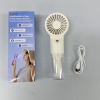 Ventilateur personnel rechargeable de brouillard d'eau Mini ventilateurs manuels de refroidissement à piles Ventilateur portatif de brumisation