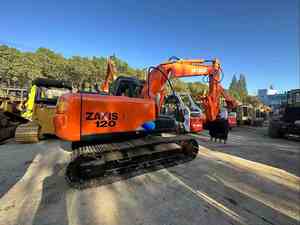 รถขุดดินไฮดรอลิกแบบตีนตะขาบฮิตาชิ ZX120 มือสองจากญี่ปุ่น น้ำหนัก 12 ตัน - Product Image 6