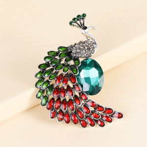 Pin Bros Burung Hewan Kristal Zamrud Besar Halus Berlebihan Berkilau Berlian Imitasi Bros Merak Wanita - Product Image 6
