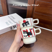 Tasse en céramique de dessin animé mignon tasse Ins résistante aux hautes températures avec couvercle pour eau café empilable pour faire la fête comme modèle de couple ODM