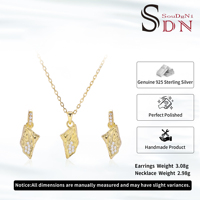 Ensemble de bijoux fantaisie texturés en laiton doré avec pendentif feuille en zircon, collier et boucles d'oreilles, vente en gros, cadeau de fête pour femme
