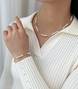 สร้อยข้อมือทองคำบริสุทธิ์ไข่มุกน้ำจืดขนาด4.5-5มม. สีทอง18K ปรับความยาวโซ่ได้แบบเรียบง่ายจับคู่กับลูกปัดเป็นของขวัญสำหรับแฟนสาว - Product Image 3