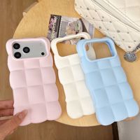 Étui matelassé tendance pour iPhone 18 17 16 15 Pro Max, coque de protection en TPU solide pastel