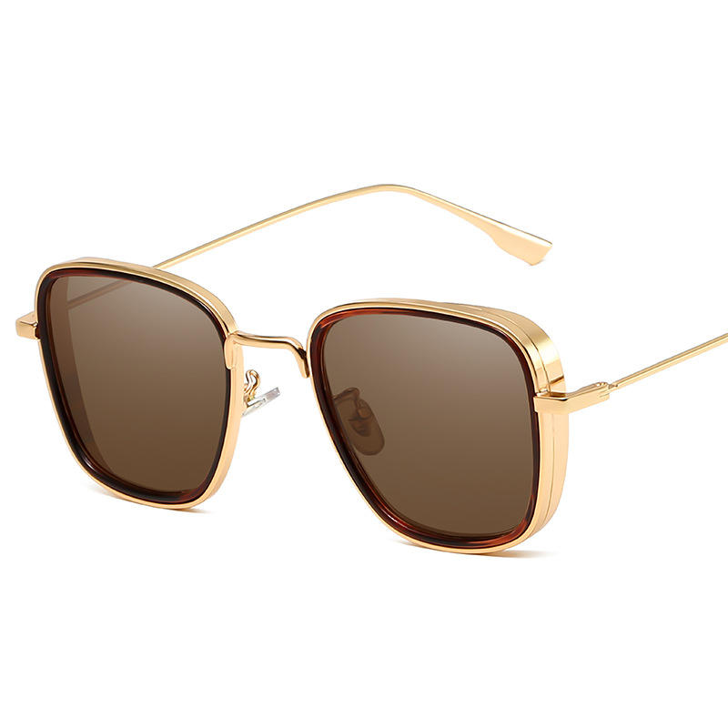 สีน้ำตาลอ่อน