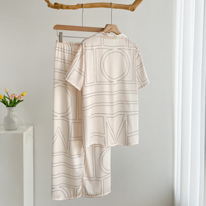 Nuovi pantaloni estivi in <span class=keywords><strong>pigiama</strong></span> da <span class=keywords><strong>donna</strong></span> in seta di ghiaccio a maniche corte <span class=keywords><strong>taglie</strong></span> <span class=keywords><strong>forti</strong></span> indumenti da notte stampati con senso avanzato Set di abbigliamento per la casa da <span class=keywords><strong>donna</strong></span> - Product Image 4