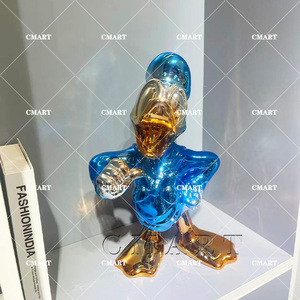 Nuova Scultura Pop Art di <span class=keywords><strong>Paperino</strong></span> in Resina Cromata, Statua di <span class=keywords><strong>Paperina</strong></span> in Colori Caramella, Scultura di Animale Cartoonesco Rosa - Product Image 4