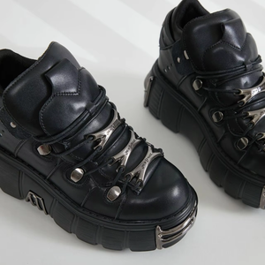 Hiver Commerce extérieur transfrontalier Nouvelles femmes Heavy Metal Punk Chaussures en <span class=keywords><strong>cuir</strong></span> Bottes de moto à cheville basse Semelle épaisse - Product Image 5