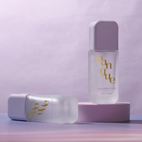 Flacon en verre givré carré plat violet avec pompe à lotion pour fond de teint