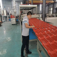 Machine de fabrication de tuiles espagnoles Ligne de production de tuiles émaillées PVC ASA Equipement d'usine de feuilles de plastique Machines de production de tuiles de toit en plastique