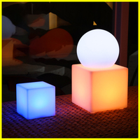 PE Plastic Led Furniture Bar Light Glow illuminato Led RGB decorativo Light Cube Seat con Multi Color