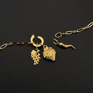 Collier en acier inoxydable plaqué or style Y2K EManco avec pendentifs fraise, piment et cerise – Bijou de mode décontracté - Product Image 6