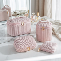 Sacs de toilette personnalisés pour femmes, sacs de maquillage de voyage, sacs cosmétiques en seersucker brodés avec fermeture éclair, sacs de toilette tendance