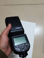 Flash portable professionnel Godox TT685 I/II 90 % neuf avec télécommande sans fil et batterie pour la vente en gros