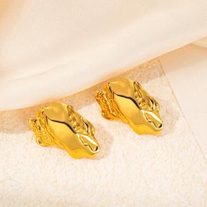 Nuevos pendientes de acero inoxidable cuadrados de Metal a la moda, Pendientes chapados en oro de 18 quilates que no se desvanecen, pendientes de tuerca irregulares de lava delicados - Product Image 4