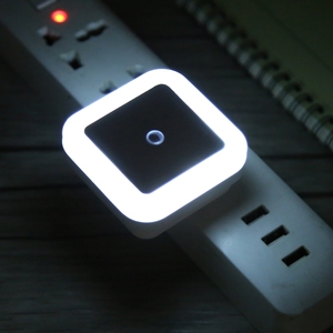 Venta directa Control de luz nocturna <span class=keywords><strong>Sensor</strong></span> de luz LED Luz de control 110V-220V Led Cuadrado Pasillo Dormitorio Escalera Enchufe Lámpara de pared - Product Image 5