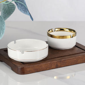 Cenicero de Cerámica Blanco con Borde Dorado, Tamaño Estándar para Hoteles, Bares, Restaurantes, Servicio de Recepción - Product Image 2