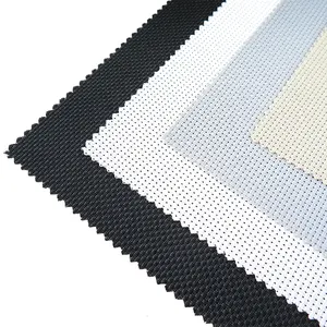 Tissu d'écran solaire à rouleaux technique simple Matériau d'écran solaire en fibre de verre Tissu de stores de protection solaire en PVC blanc pour l'extérieur