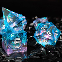 En stock – Lot de 7 dés liquides en résine, forme D20, taille 16 mm, avec logo personnalisé pour jeux de rôle et de société Dungeons and Dragons