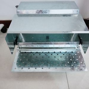 Pollo da 40 libbre a pedale mangiatoia ratto e sistema di alimentazione resistente alle intemperie per fagiani e pollame - Product Image 2