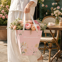 Sac cadeau en papier floral en gros, sac d'emballage pour bouquet romantique de la Saint-Valentin, sac de transport de fleurs personnalisé, fournitures pour fleuristes