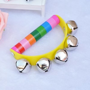 Campanilla de mano con 5 campanas, mango de cuero, madera beige, para niños, juguete educativo musical, instrumento musical - Product Image 3