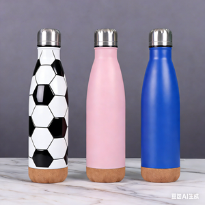 زجاجة مياه رياضية معزولة من الفولاذ المقاوم للصدأ بتصميم كرة القدم لعام 2026، مصنوعة من مواد معاد تدويرها، مناسبة للتدريب الخارجي - Product Image 4