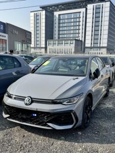 <span class=keywords><strong>Golf</strong></span> <span class=keywords><strong>8</strong></span>.5 2025 Volkswagen <span class=keywords><strong>Golf</strong></span> <span class=keywords><strong>8</strong></span> 5 Nouvelle Version 300TSI DSG <span class=keywords><strong>R</strong></span> Line Caractéristiques Modifiées Stable Direction à Gauche Pneus R18 - Product Image 3