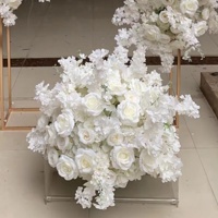 Chemin de table de mariage, chemin de table en fleurs de rose blanche, arrangement de fleurs fait à la main, centre de table pour décoration de mariage