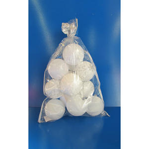 Juego de 12 bolas de plástico blancas, diámetro 8 cm - Product Image 1