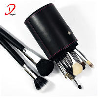 Dongshen Vente en gros Grand porte-pinceaux de maquillage en cuir Logo personnalisé Étui de rangement pour cosmétiques Modèle