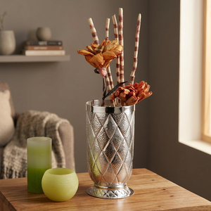 Vase de table moderne en laiton plaqué argent, fait main, pour mariage - Product Image 2