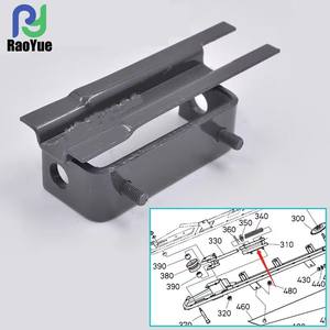ขายึดแขนดึงด้านขวา รุ่น Kubota DC70 ทำจากเหล็ก รหัส 5H401-67170 แขนดึงด้านขวาสำหรับใช้งานในฟาร์ม อะไหล่รถเกี่ยวข้าวมือสอง - Product Image 4