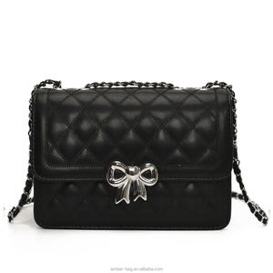 <span class=keywords><strong>Sac</strong></span> à bandoulière matelassé pour femme en cuir PU <span class=keywords><strong>noir</strong></span> avec fermoir nœud <span class=keywords><strong>argent</strong></span>é et chaîne, <span class=keywords><strong>sac</strong></span> à main à rabat pour femme - Product Image 6