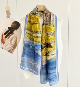 2024 nuevo diseño pintado a mano azul cielo blanco nube estampado <span class=keywords><strong>capa</strong></span> larga estilo 100% seda bufanda de mujer departamento de adultos - Product Image 3