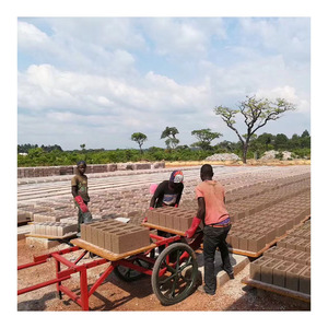 Macchina per Blocchi di Cemento Qt4-15 e Macchina per la Produzione di Mattoni in Cemento - Product Image 1